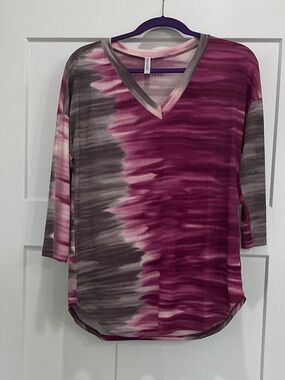 Tie-Dye V-Neck 3/4 Sleeve Top in Pink and Gray by Dear Scarlett